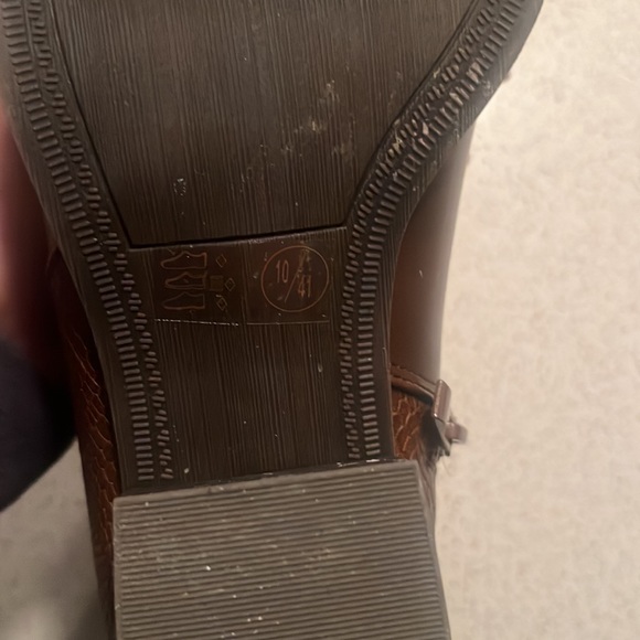 Brown booties - Picture 4 of 4